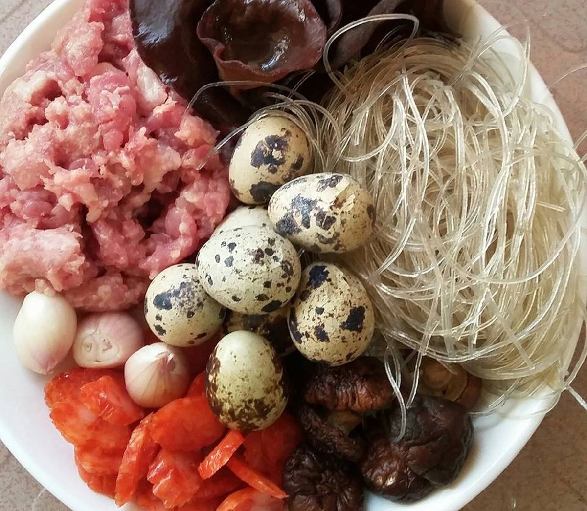 Nguyên liệu chuẩn bị làm bánh bao nhân thịt miến