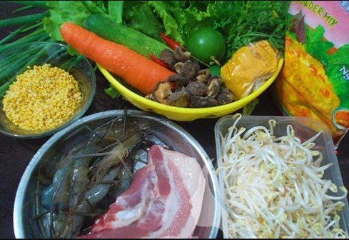 Nguyên liệu đầy đủ cho cách pha bột bánh xèo hương xưa 500g và làm nhân bánh xèo.