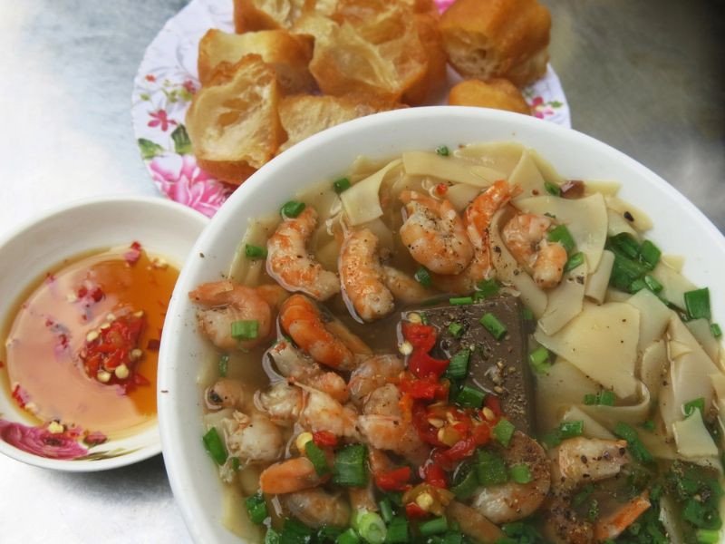 Cách Nấu Hoành Thánh Lá Ngon Chuẩn Vị Tại Nấu Chuẩn Ăn Ngon Nguyên liệu đầy đủ cho món hoành thánh lá thơm ngon tại nhà