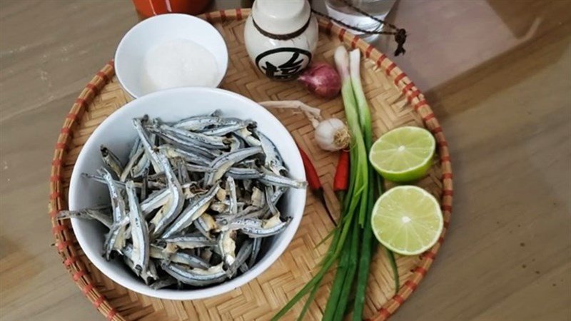 Nguyên liệu làm cá khô chua ngọt