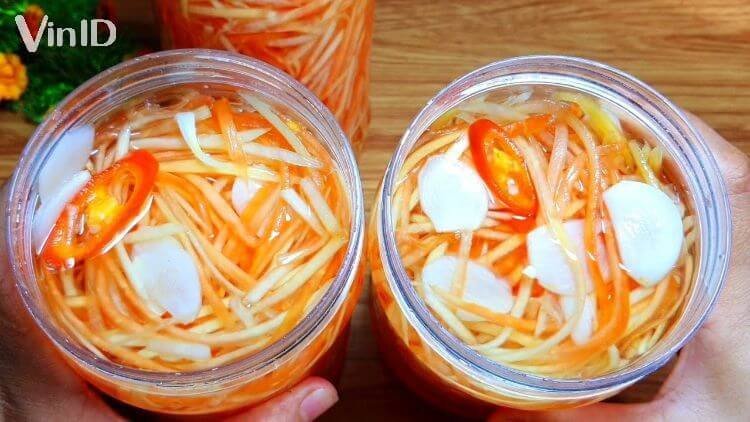 Nguyên liệu làm đồ chua ăn kèm bánh khọt nước cốt dừa