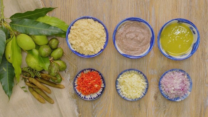 Nguyên liệu làm mắm ruốc chấm xoài