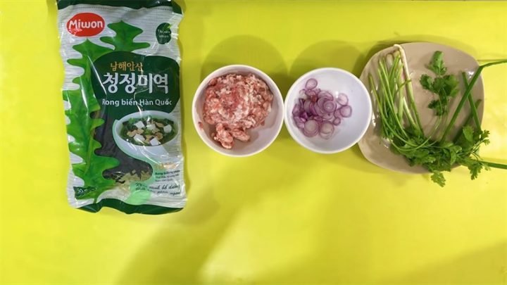 Nguyên liệu làm món canh rong biển thịt bằm