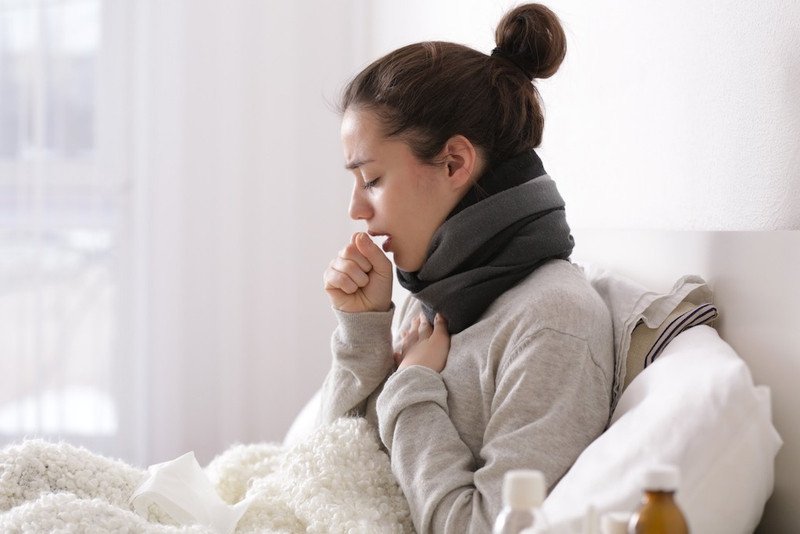 Nguyên liệu lê và táo đỏ tươi ngon để nấu nước cho bé