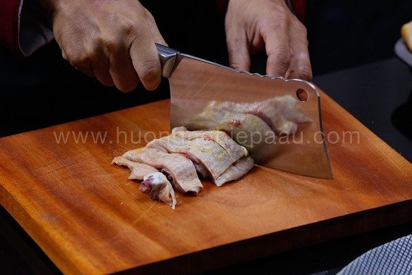Nguyên liệu sơ chế món gà lá giang