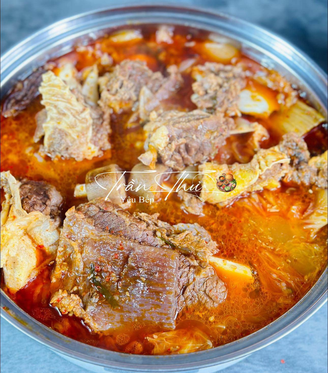 Nguyên liệu sườn bò và đuôi bò cho món lẩu sườn bò kim chi