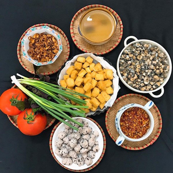 Nguyên liệu tươi ngon cho món bún ốc tự làm