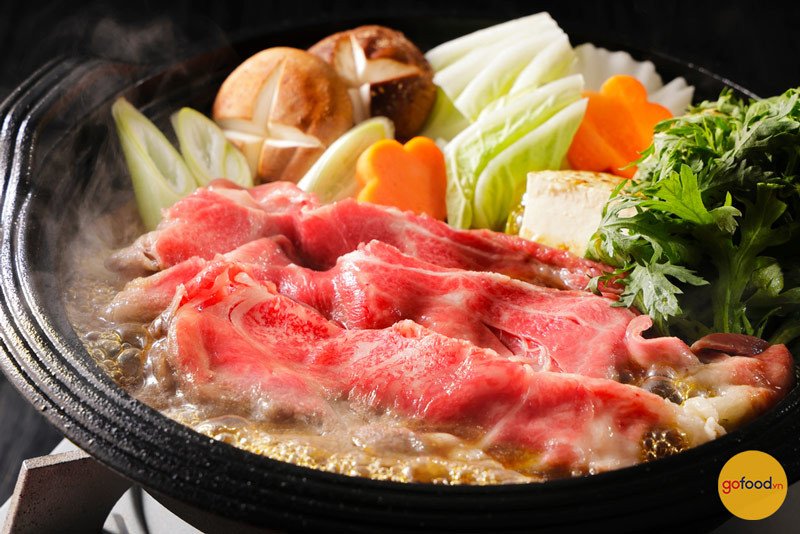 Nguyên liệu tươi ngon cho món lẩu bò nhúng kim chi kiểu Hàn Quốc