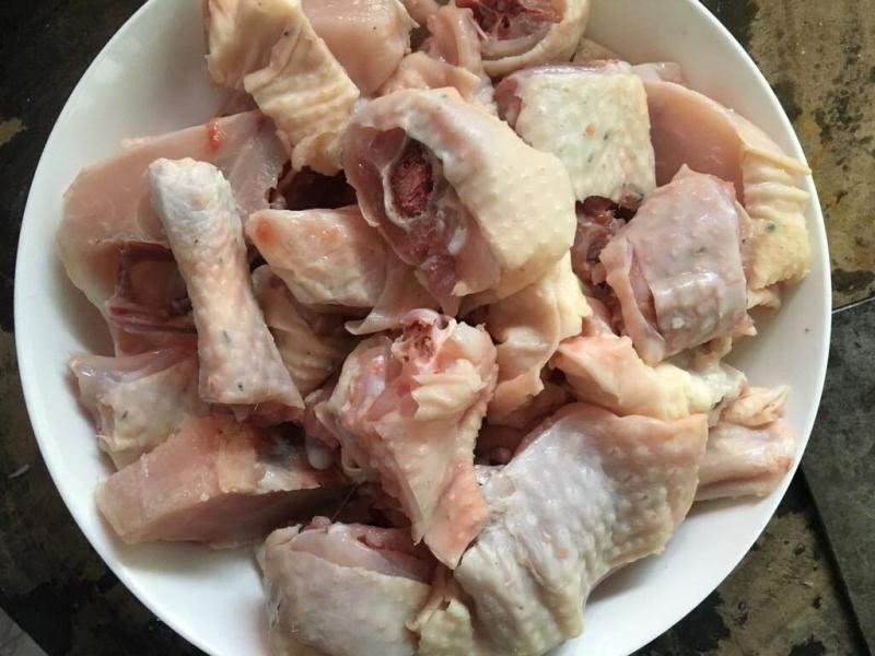Nguyên liệu tươi ngon cho món lẩu gà thái chua cay hấp dẫn