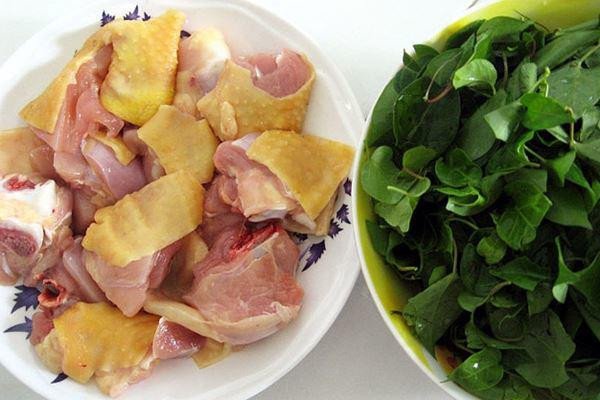 Nguyên liệu tươi ngon chuẩn bị cho món gà xào lá giang đậm đà