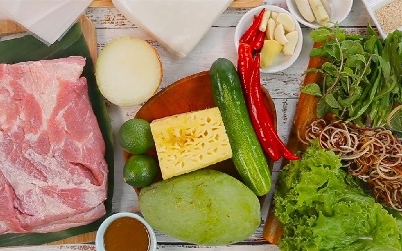 Nguyên liệu tươi ngon làm bánh tráng cuốn thịt heo