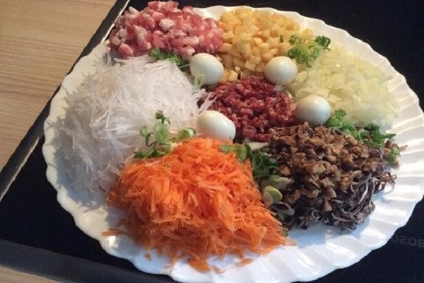 Nguyên liệu tươi ngon làm nhân bánh gối thịt
