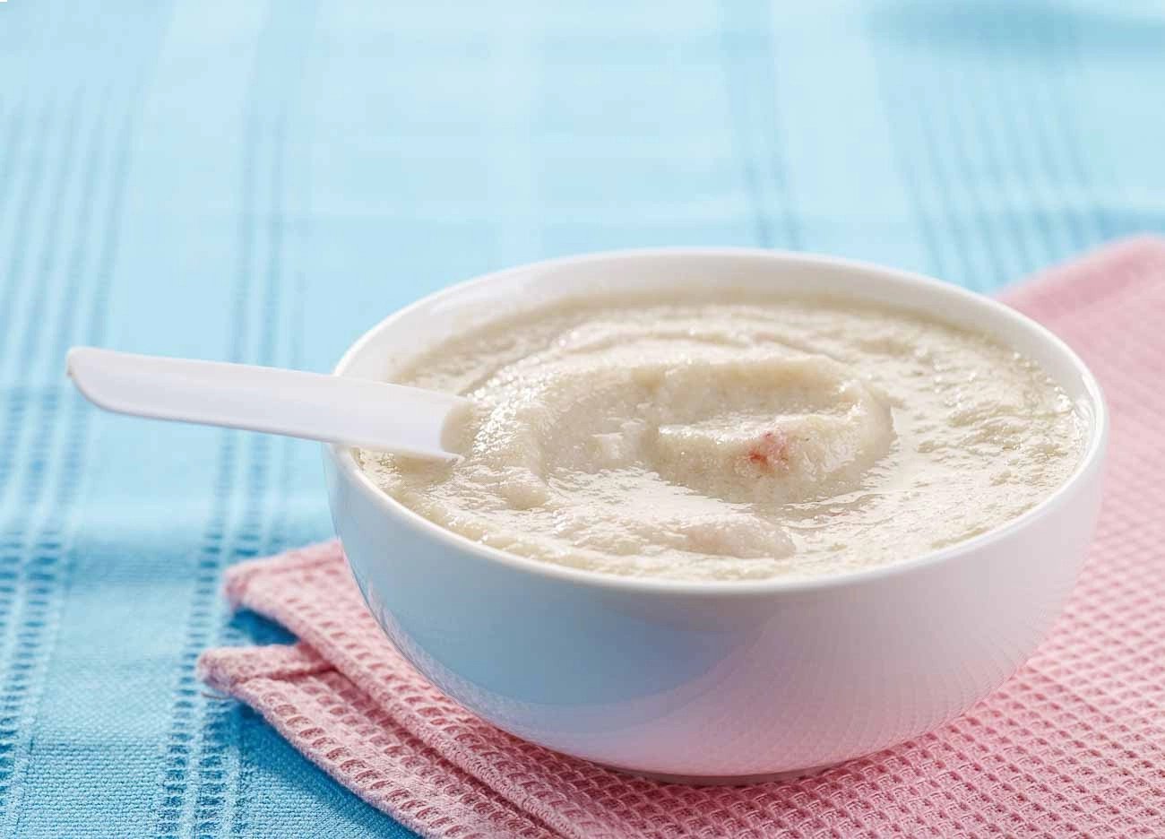 Cách Pha Bột Ăn Dặm Chuẩn, Mịn Màng Cho Bé Yêu Nguyên nhân khiến bột ăn dặm bị vón cục khi pha