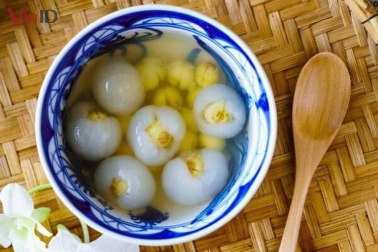 Nhãn bọc hạt sen cho món chè long nhãn