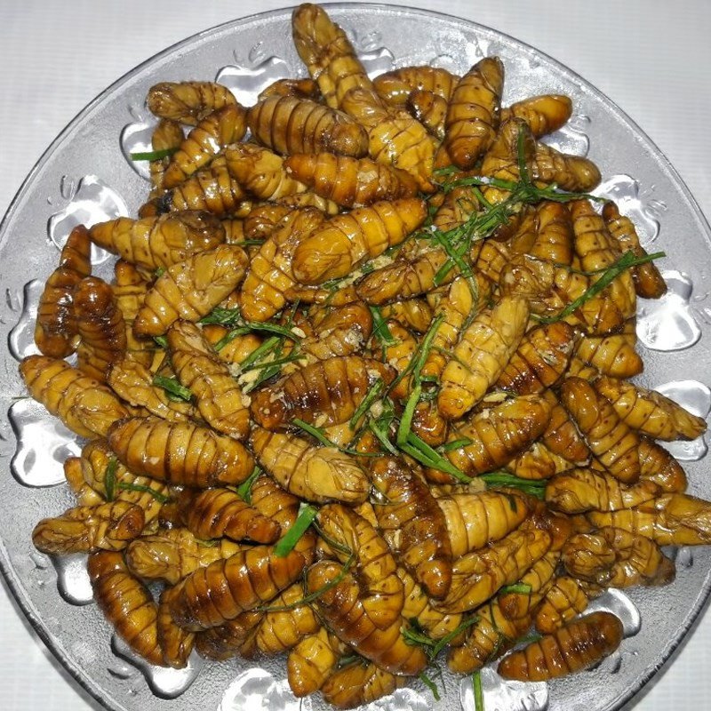 Nhộng xào lá chanh thơm lừng