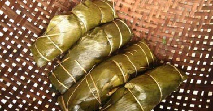 Những chiếc bánh gio mật mía vừa luộc xong, vẫn còn nóng hổi