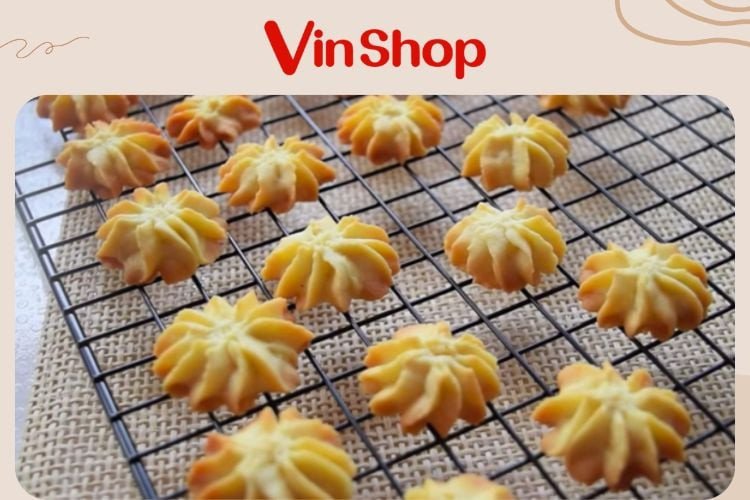 Những mẻ bánh quy vàng ươm, thơm lừng vừa ra lò từ nồi chiên không dầu