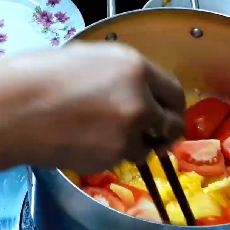 Nồi canh chua cá hú bông súng hấp dẫn
