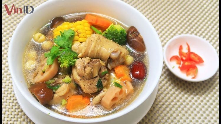 Nồi gà tiềm nguyên con thơm ngon bổ dưỡng đã hoàn thành