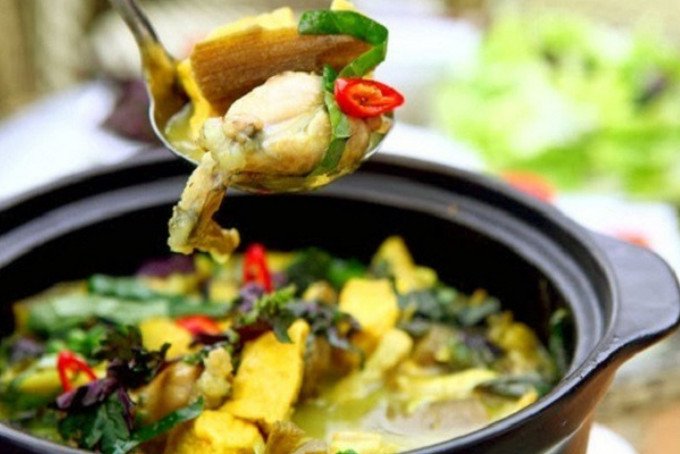 Nồi lẩu ếch chuối đậu nóng hổi, thơm lừng đã sẵn sàng