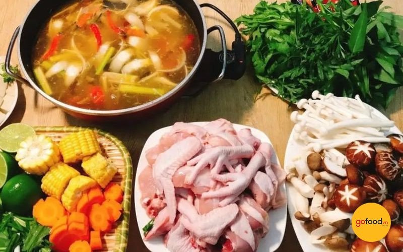 Nồi lẩu gà thập cẩm thơm lừng hấp dẫn đã hoàn thành