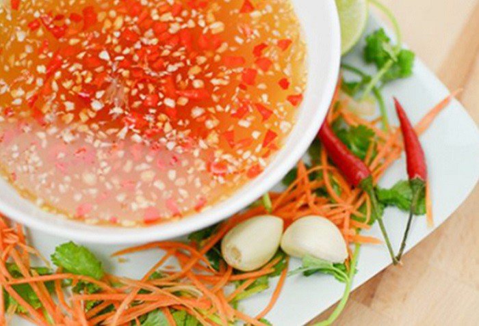 Nước chấm bánh đa nem chua ngọt hài hòa, chuẩn vị
