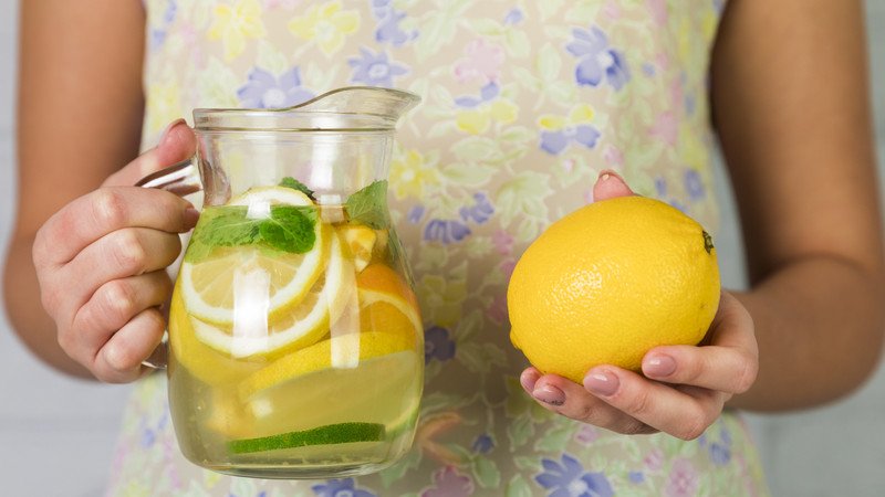 Nước chanh mật ong cung cấp năng lượng và vitamin C