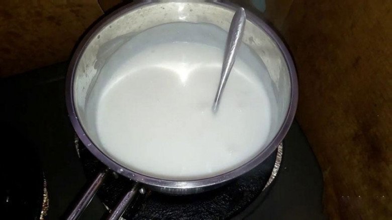 Nước cốt dừa sánh mịn cho bánh bò hấp