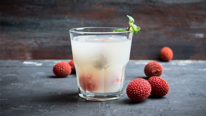 Nước ép vải tươi ngon, cách làm và lượng calo ước tính