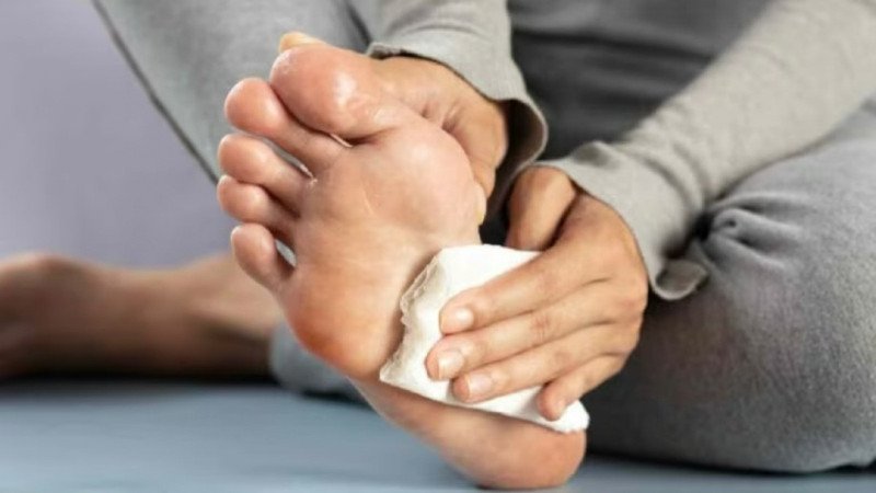 Nước lá lốt gừng nghệ hỗ trợ giảm ra mồ hôi
