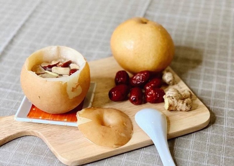 Nước lê táo đỏ kỷ tử gừng sau khi hấp an toàn cho bé