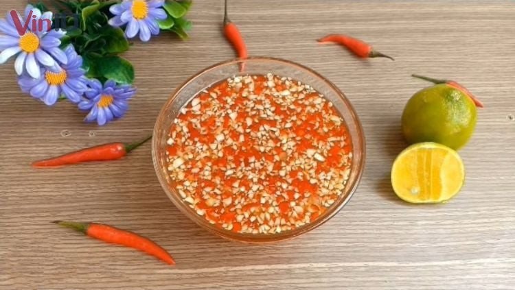 Nước mắm chấm bánh tráng chua ngọt truyền thống dậy mùi