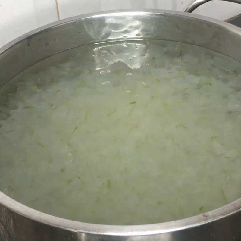 Nước nha đam hạt chia đường phèn lá dứa thơm mát