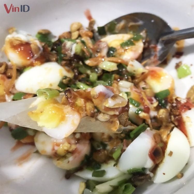 Nước sốt chấm bánh tráng trứng cút bùi béo thơm ngon