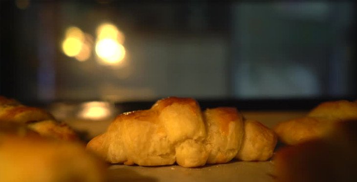 Nướng bánh sừng bò