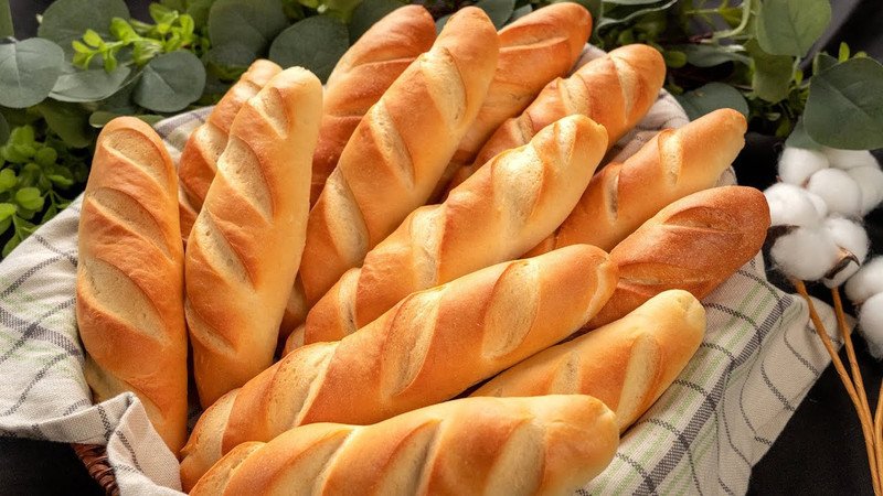 Ổ bánh mì không cơ bản, minh họa cho việc tìm hiểu 1 cái bánh mì thịt bao nhiêu calo.