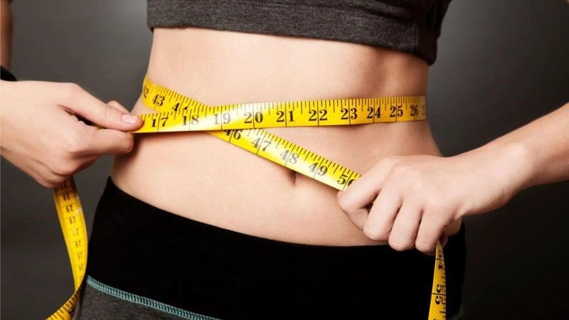 Ổi hỗ trợ kiểm soát cân nặng hiệu quả nhờ hàm lượng calo thấp.