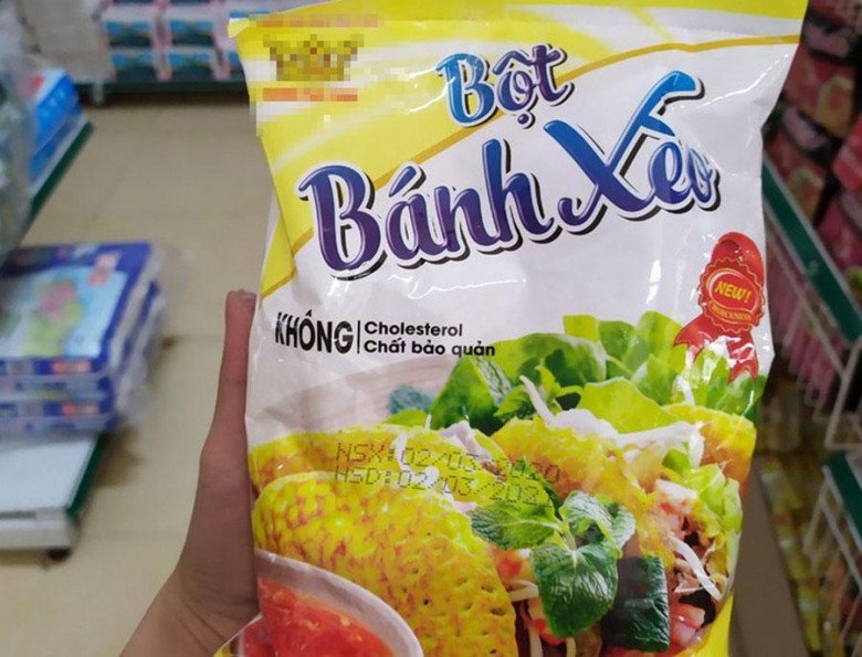Pha bột bánh xèo gạo chuẩn vị
