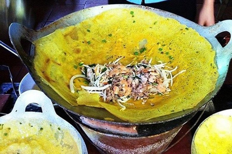 Pha bột bánh xèo giòn