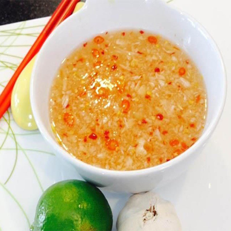 Pha chế nước chấm bánh bột lọc chua ngọt