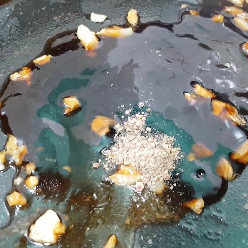 Pha nước sốt dầu hào sánh mịn