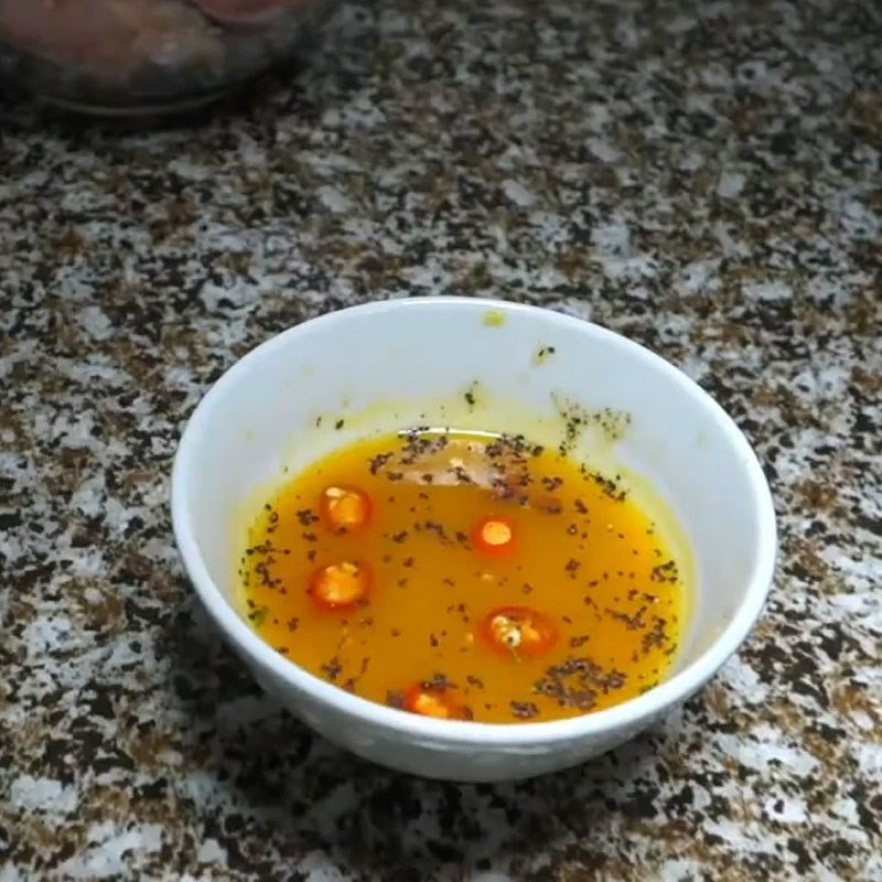 Pha nước sốt ướp cá leo đậm đà