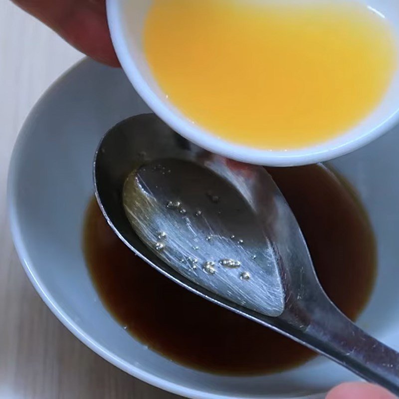 Pha nước trộn gỏi đu đủ tôm thịt chua ngọt, đậm đà