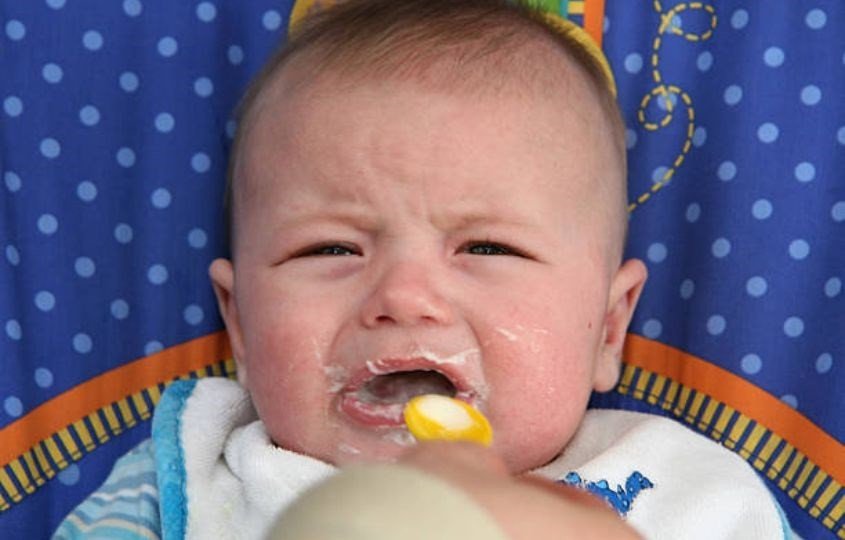 Pha sữa mẹ với bột ăn dặm