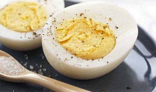 Phân biệt calo trong lòng đỏ và lòng trắng quả trứng gà