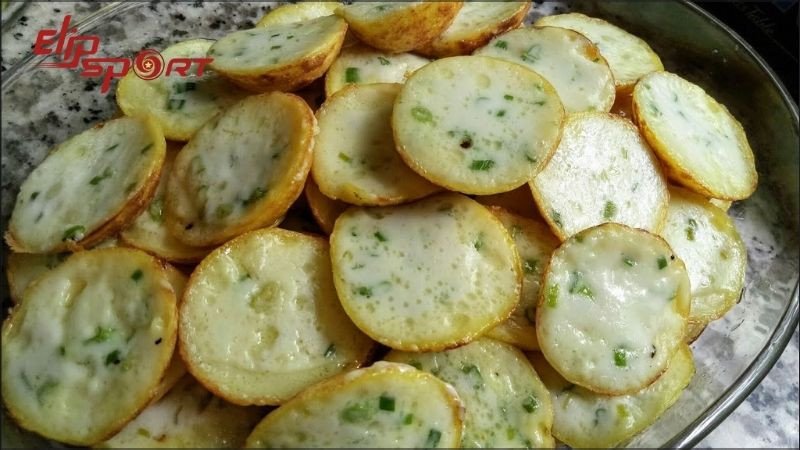 Phân tích calo trong 1 cái bánh khọt không nhân