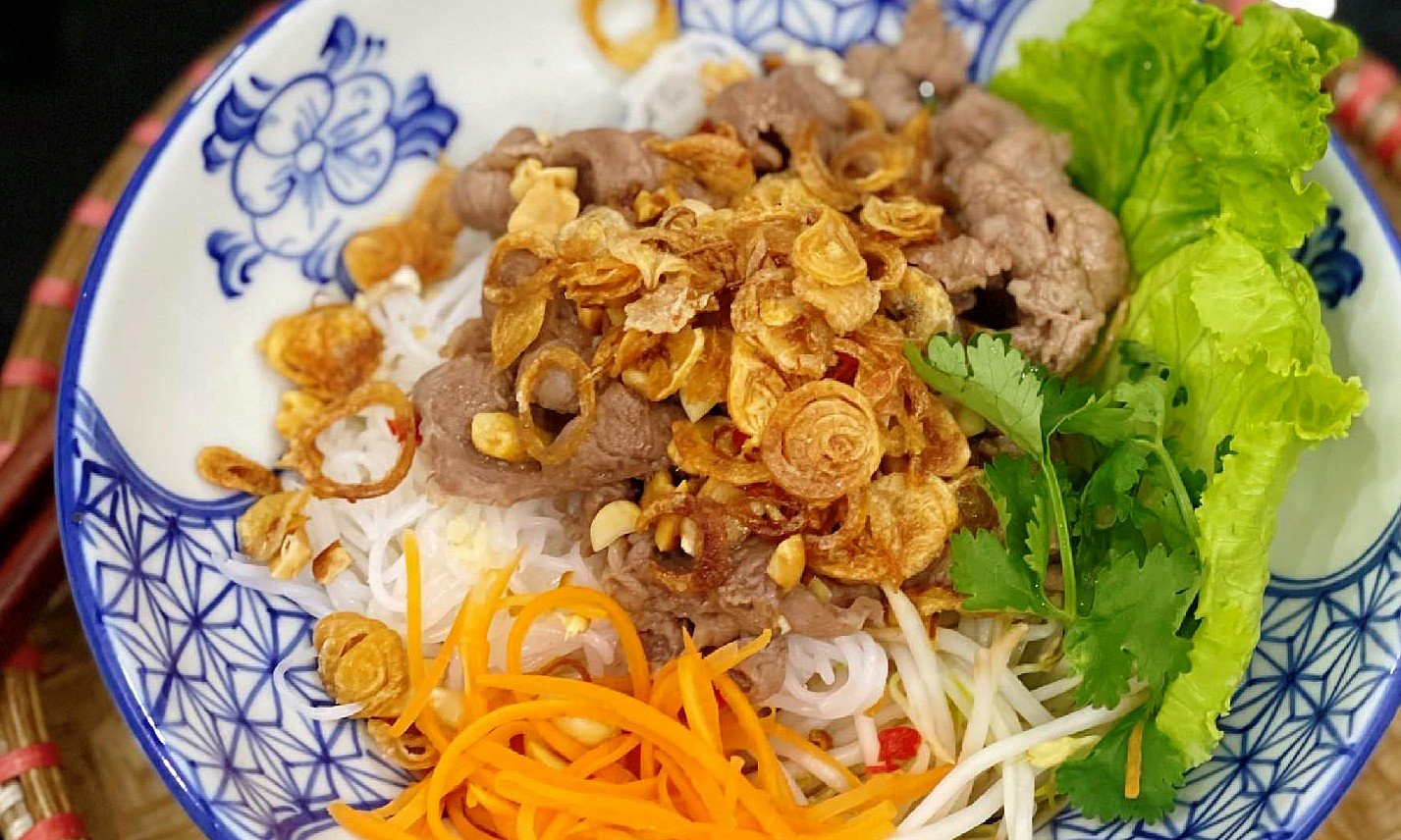 Phân tích thành phần calo của tô bún giò heo