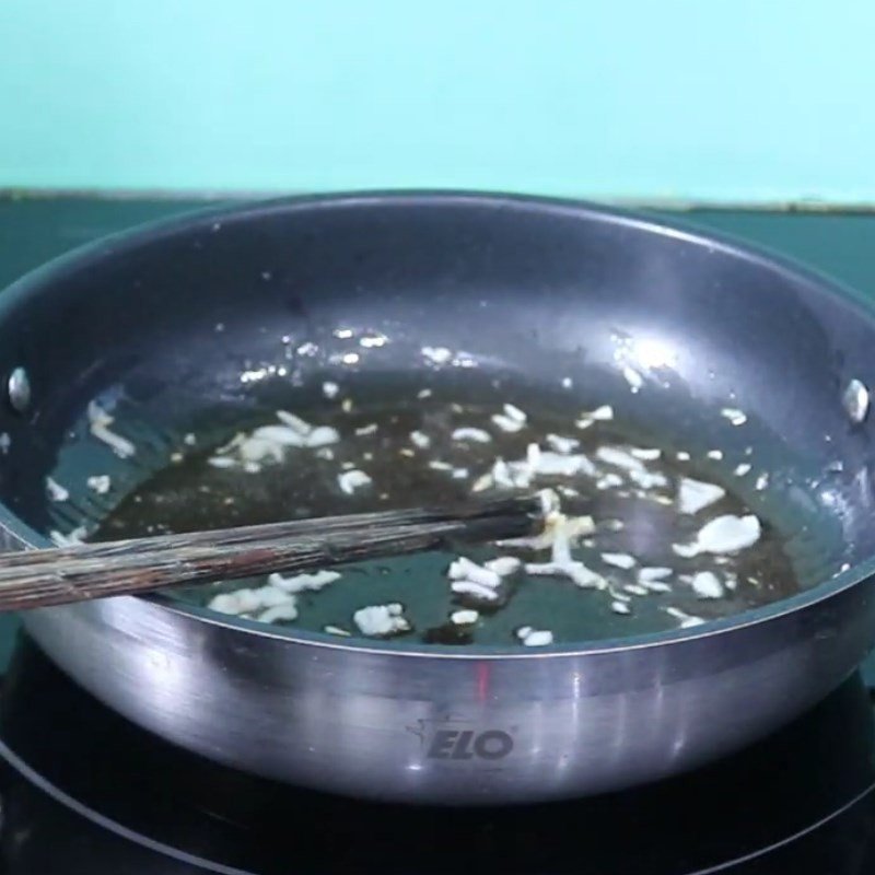 Phi thơm hành tím để xào củ su hào