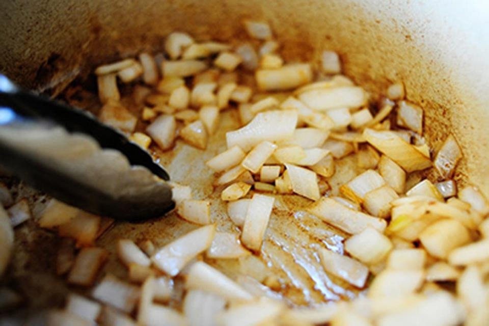 Phi thơm hành tỏi cho món hầm bò