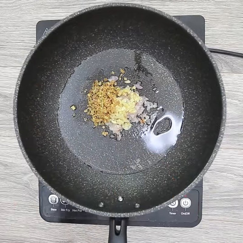 Phi thơm hành tỏi sả ớt để làm thịt chưng mắm tép